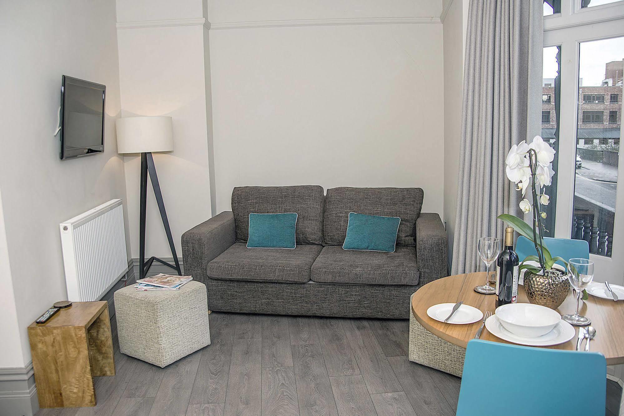 Base Serviced Apartments - City Road Chester Dış mekan fotoğraf