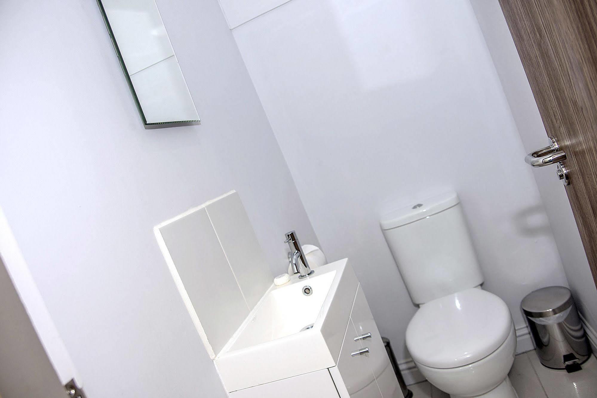 Base Serviced Apartments - City Road Chester Dış mekan fotoğraf