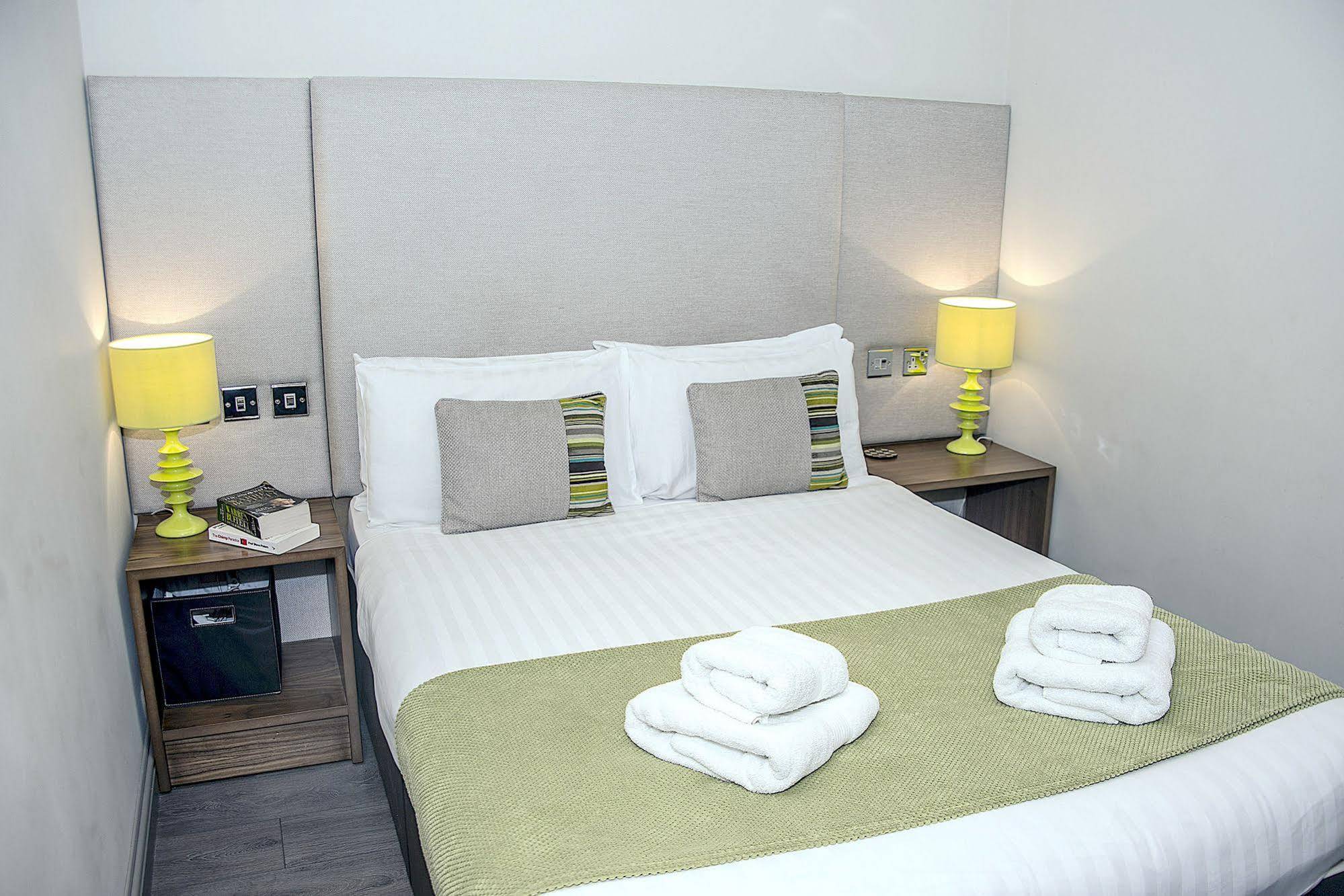 Base Serviced Apartments - City Road Chester Dış mekan fotoğraf